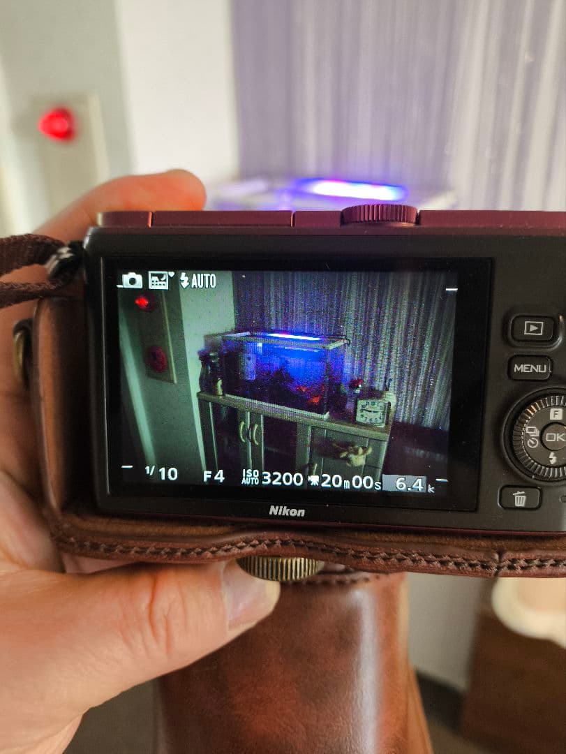 （美品）ミラーレス Nikon 1 J3 小型10倍ズームキット レッド
