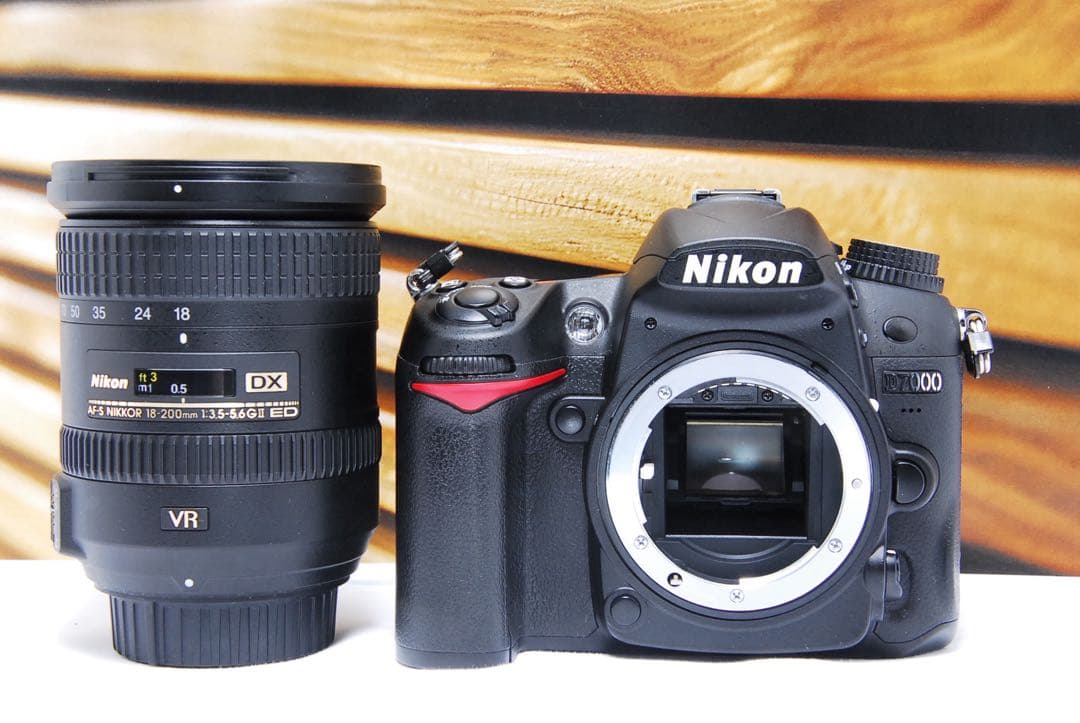 ニコン Nikon D7000 一眼レフ 18-200mm元箱付き　初心者