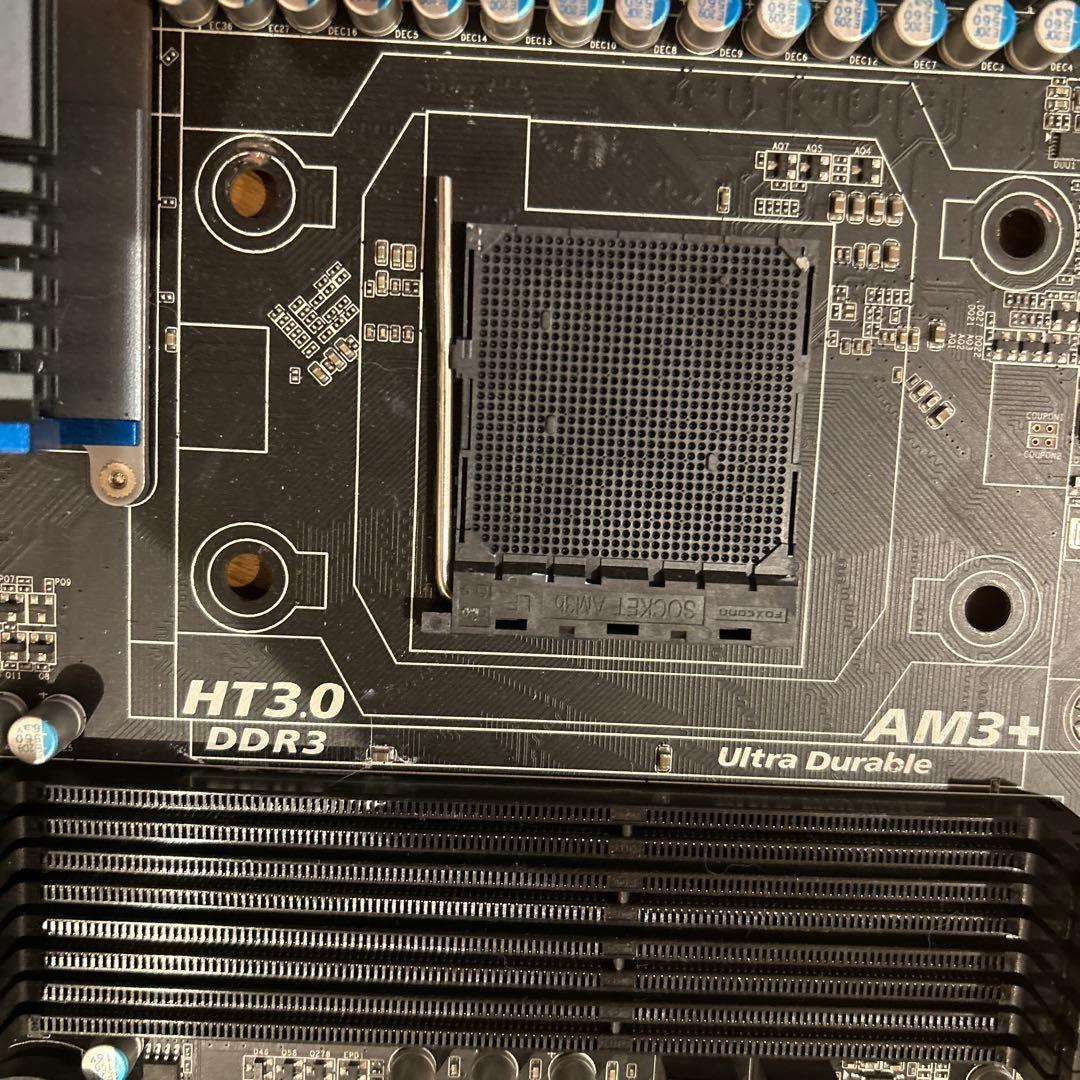 GIGABYTE GA-990FXA-UD5 マザーボード