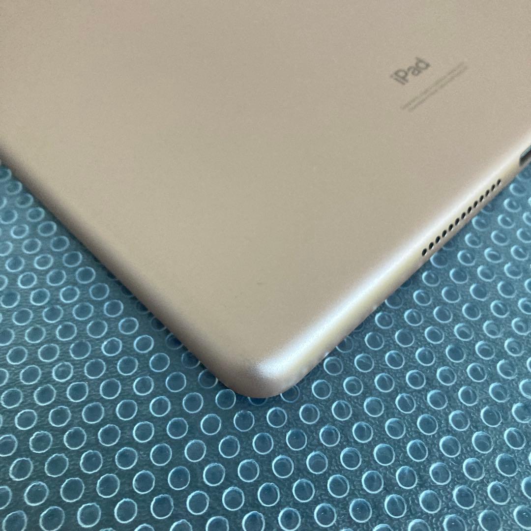 3128 電池新品☆比較的美品☆iPad8 第8世代 32GB WIFIモデル☆