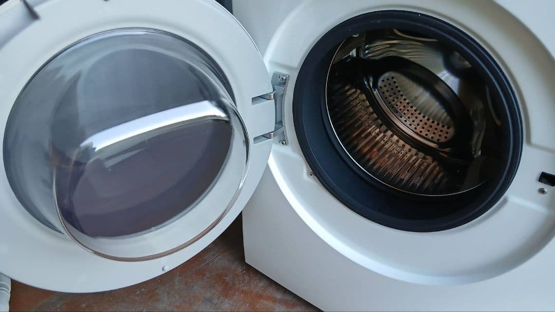 新生活に　全国送料無料　アクア　ドラム式洗濯機　(^_^)