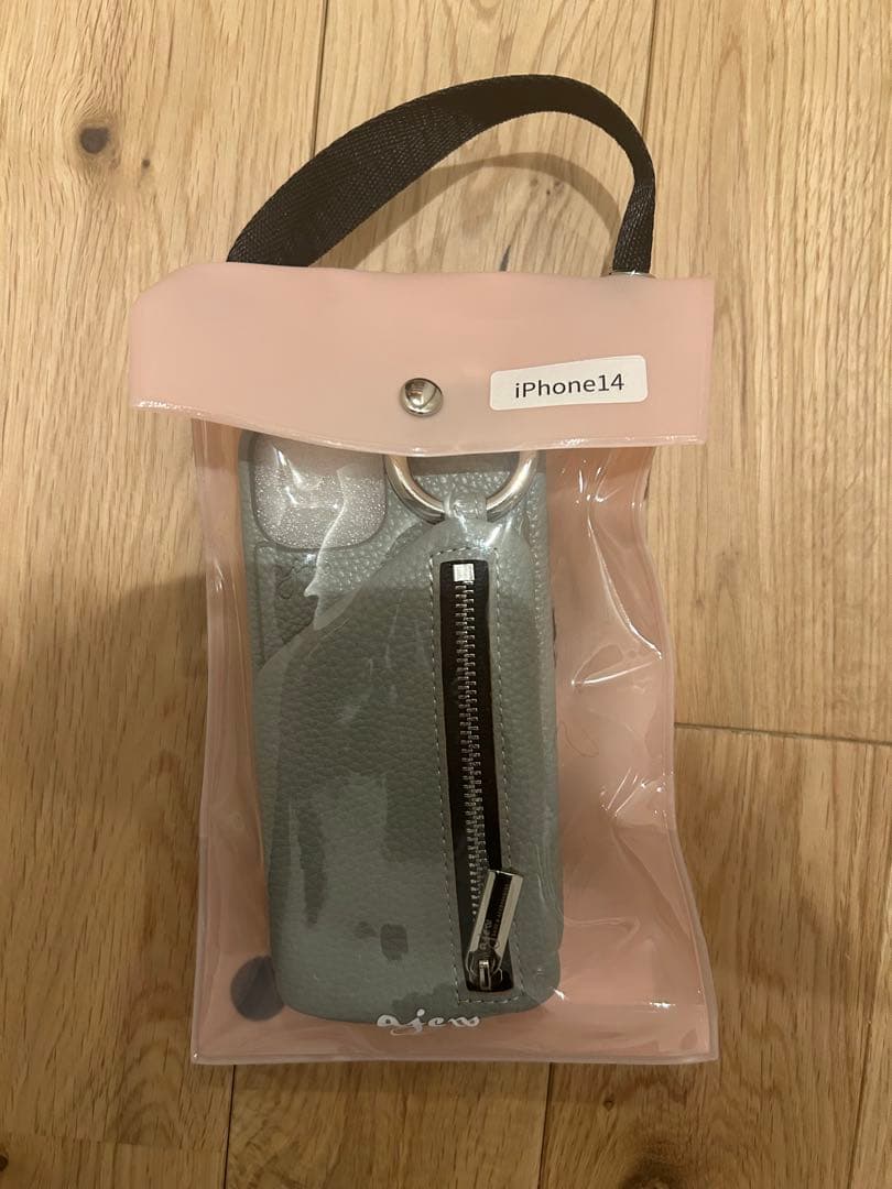 iPhone 14用ブルーケース ストラップ付き