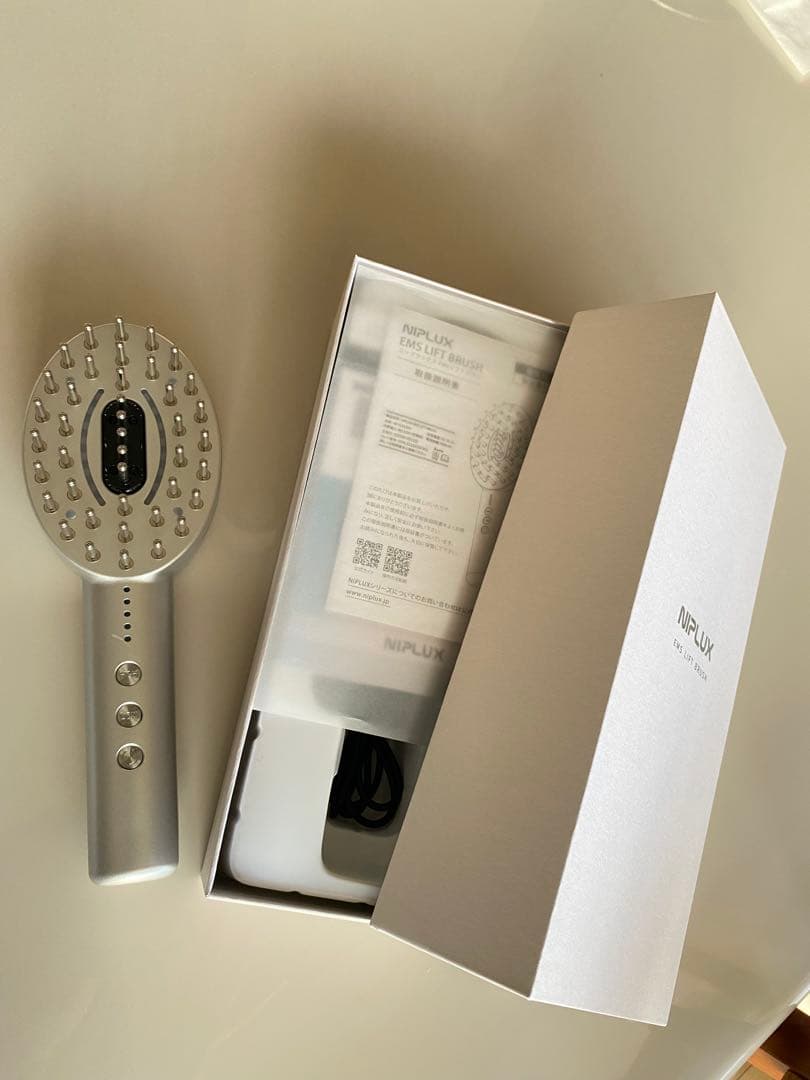 【NIPLUX】 EMS LIFT BRUSH 美顔器