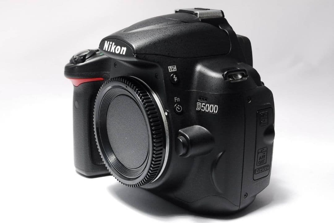 ♥初心者安心モデル♥Nikon D5000♥高画質 バリアングル液晶