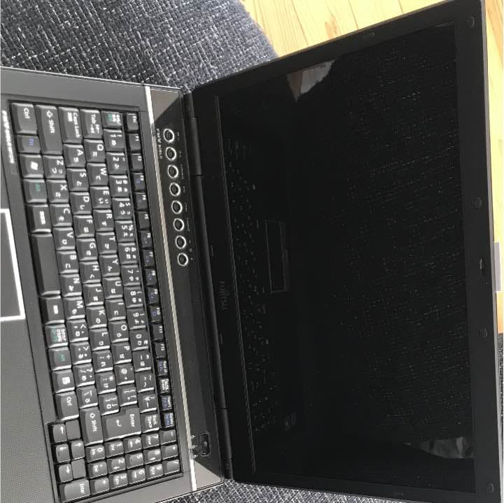 ノートパソコン FUJITSU