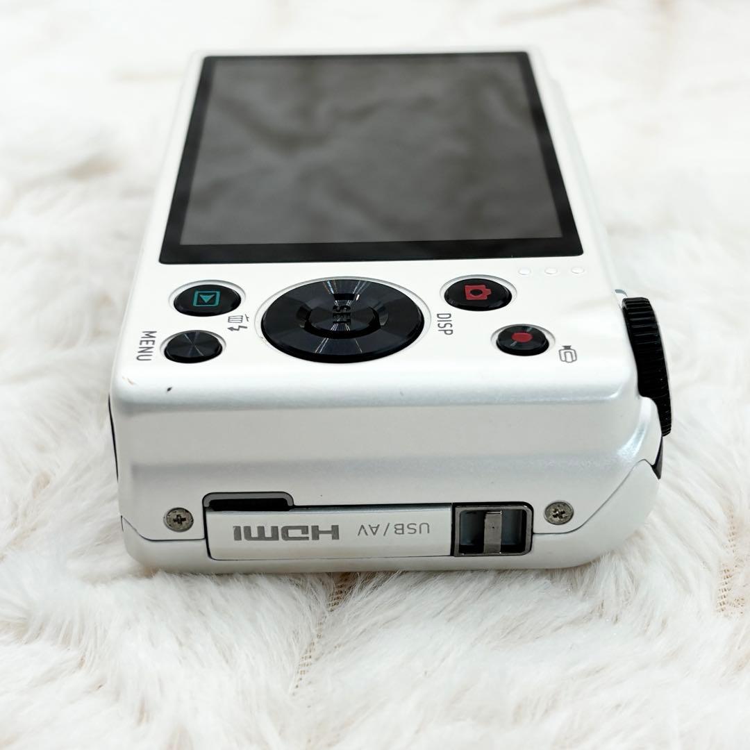 美品・動作良好✨ CASIO EXILIM EX-ZR100 ホワイト