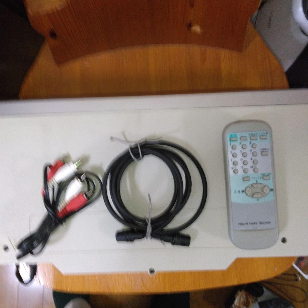 HITACHI ブラウン管テレビ15型と日立ビデオカセットレコーダー各1台です。