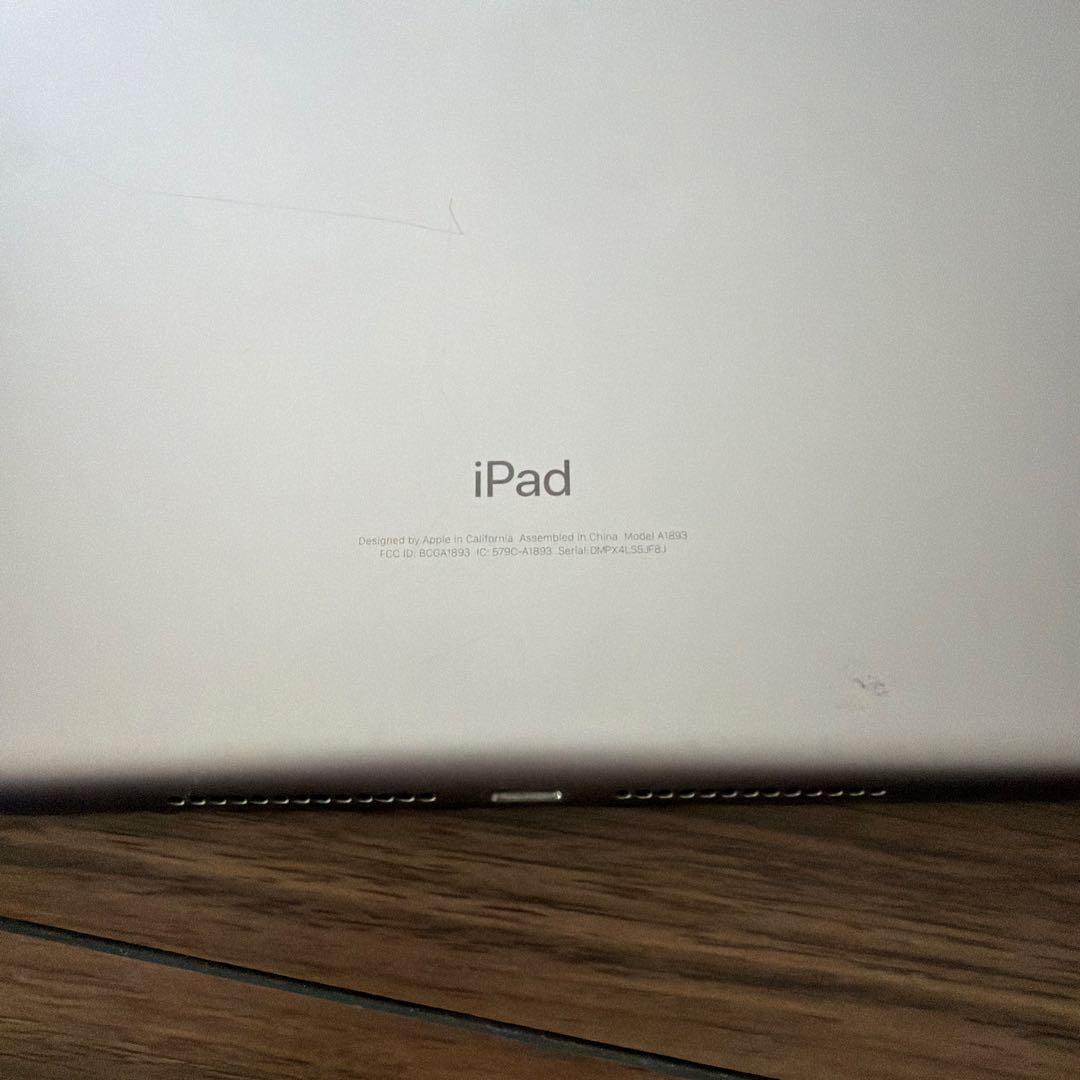 iPad 第6世代 本体 画面傷あり