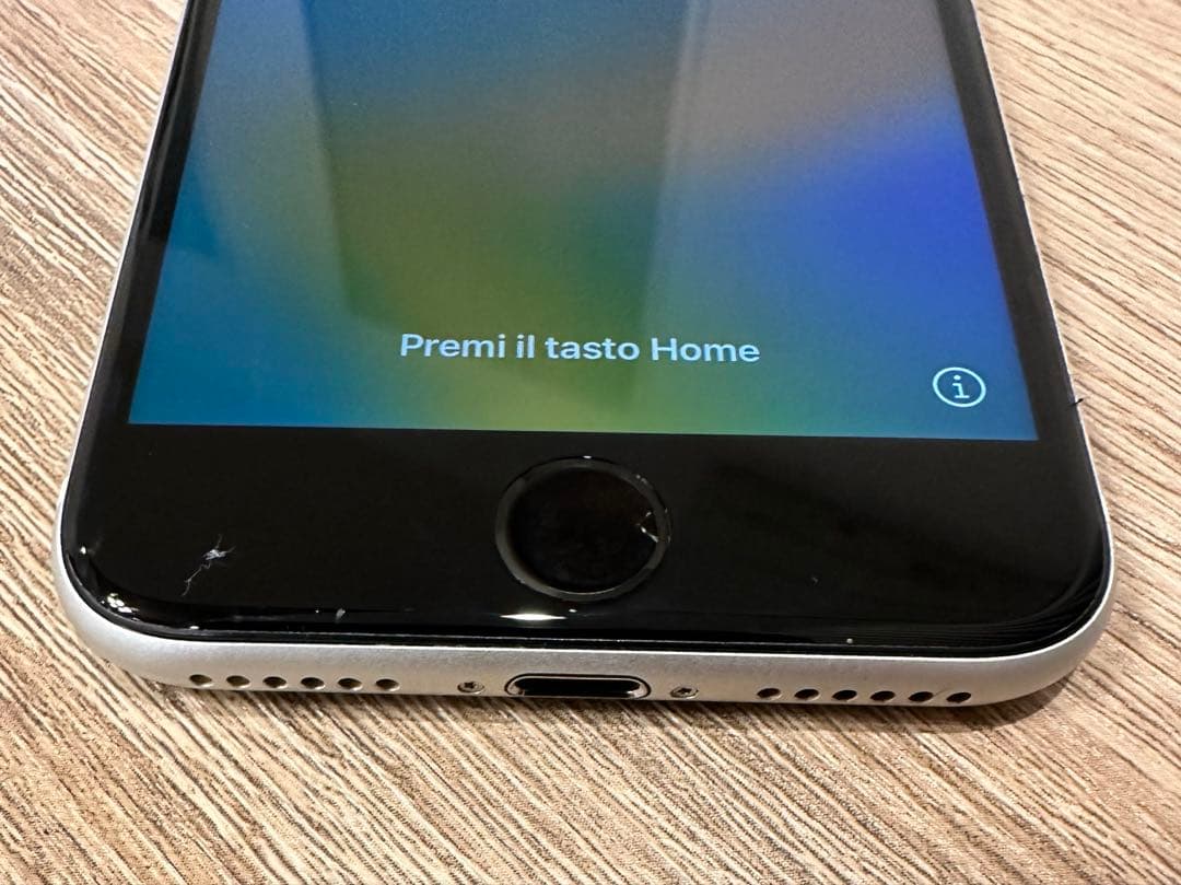 iPhone SE2 第二世代64GB ホワイト【ジャンク扱い】