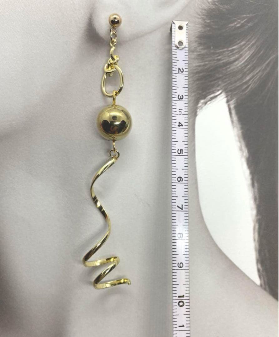 No.1118 ゴールドスパイラル　ロングピアス　大ぶりイヤリング