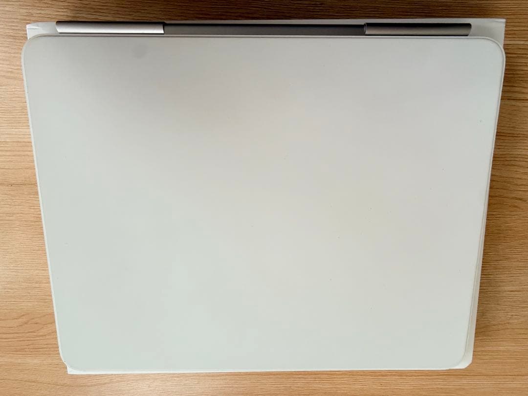 apple純正 M4 iPad MagicKeyboard 13インチ ホワイト