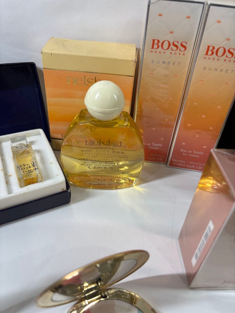 s*u様 シャネル Guerlain ミニ香水セットと香水まとめ売り