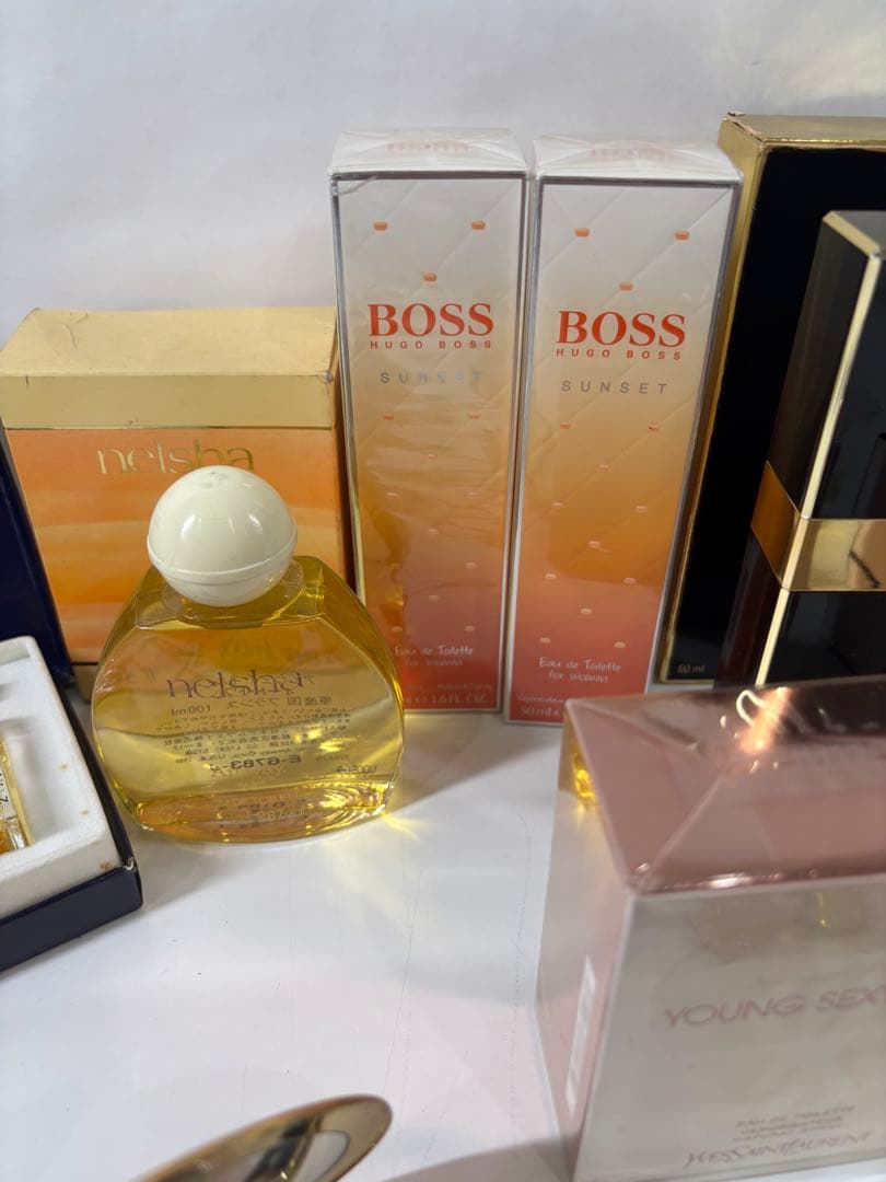 s*u様 シャネル Guerlain ミニ香水セットと香水まとめ売り