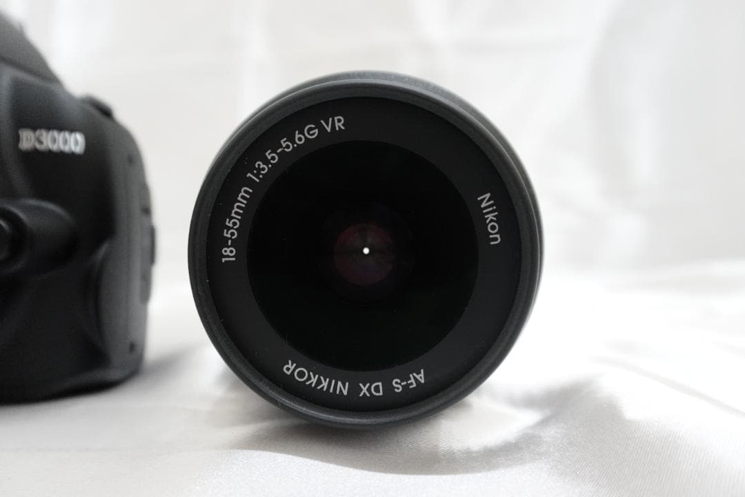 Nikon D3000 18-55 VR Kit デジタル一眼　ショット数460