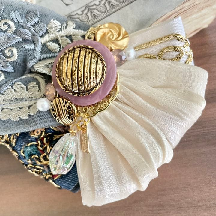 no.40 ハンドメイド　4種のリボンを組み合わせた大ぶりヘアアクセサリー