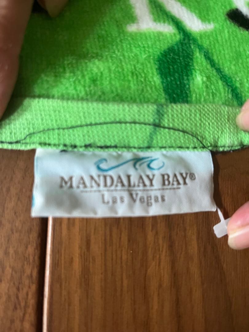 Mandalay Bay バスタオル カラフルな鳥　　 ２枚セット
