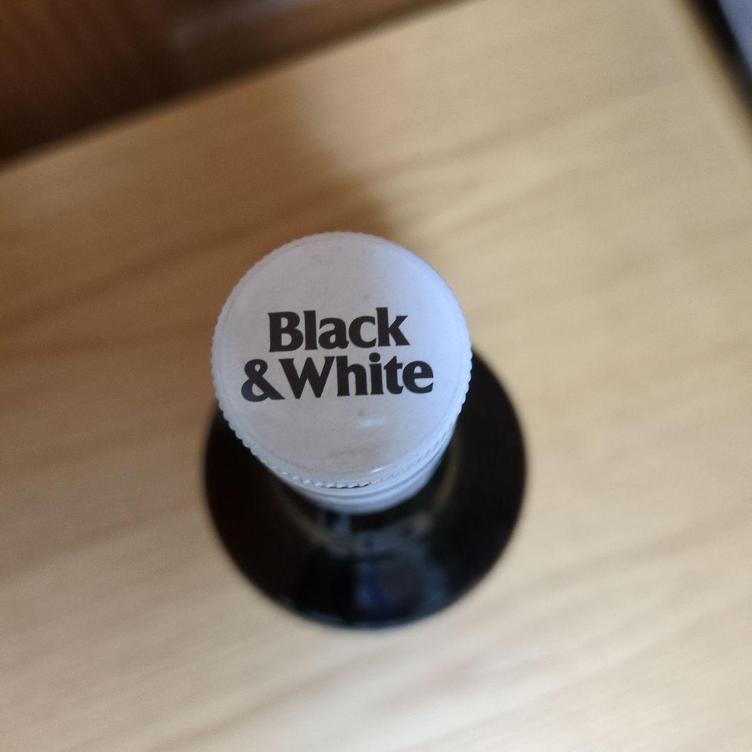 未開栓　Black&White スコッチウィスキー 古酒