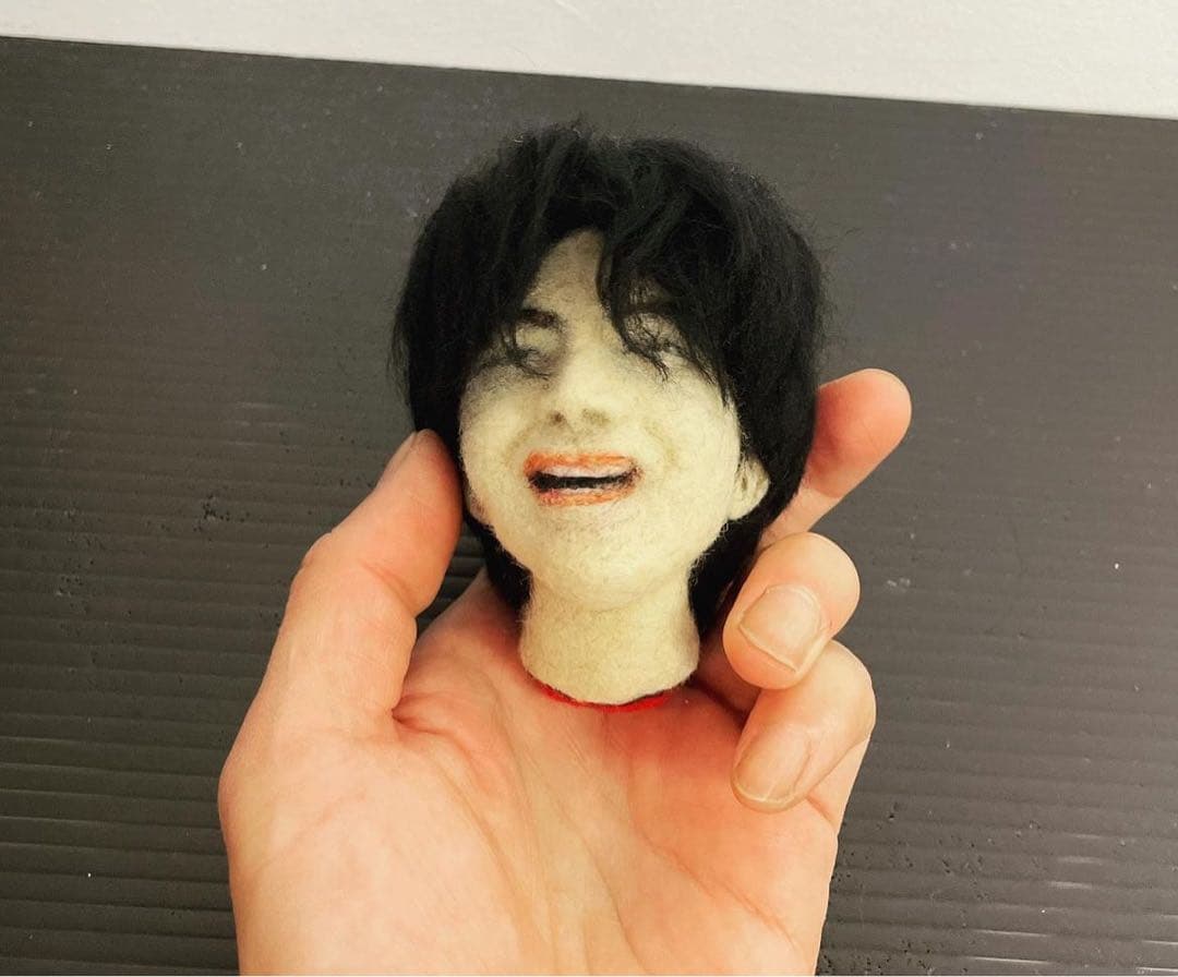 羊毛フェルト　人物　ハンドメイド　キモカワシリーズ