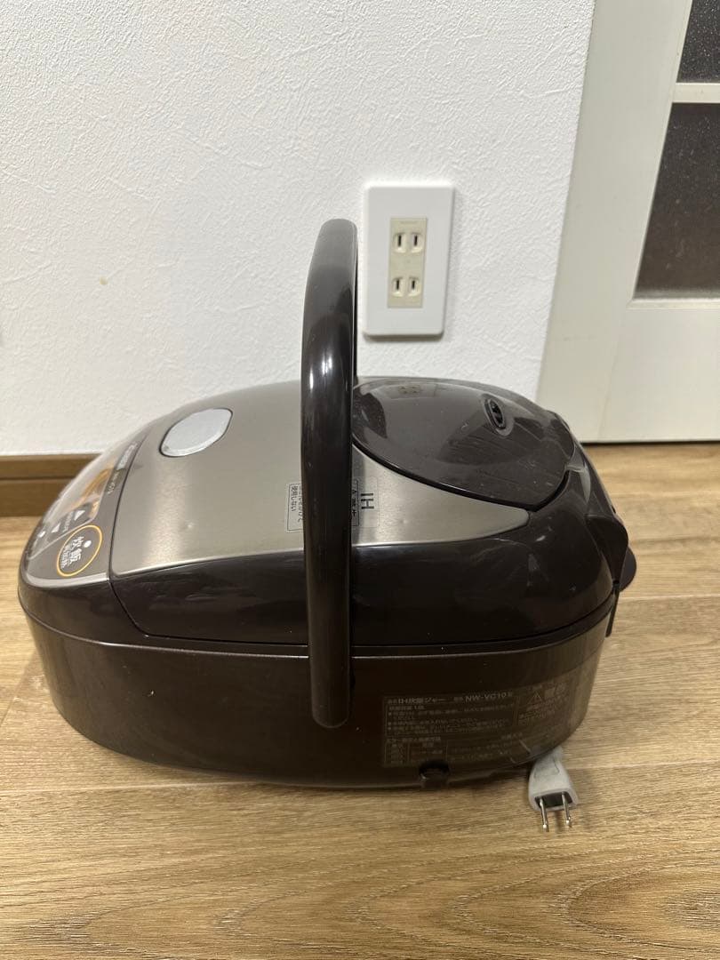 象印ZOJIRUSHI炊飯器 NW-VC10 5.5合 IH炊飯器 2022年製