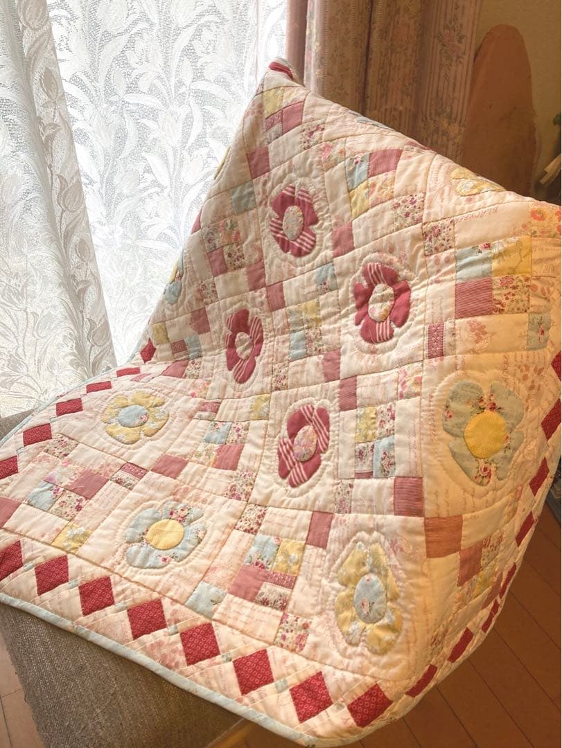 パッチワークキルト 約81cm x 81cm お昼寝ケット　マルチカバー　ベビー