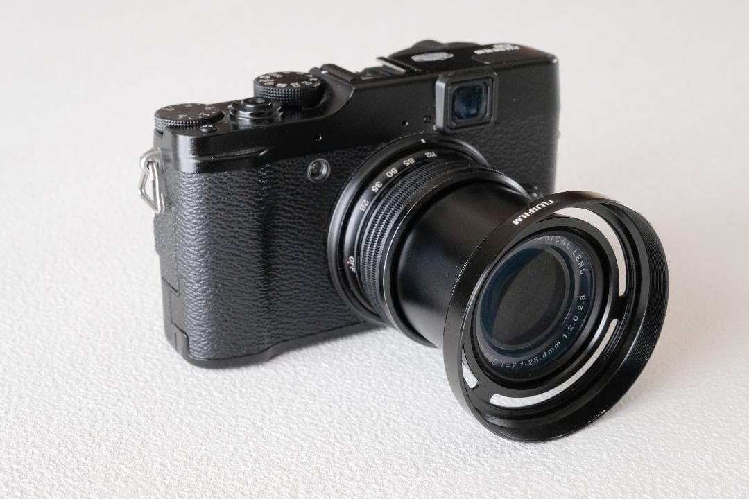 デジタルカメラ FUJIFILM X10