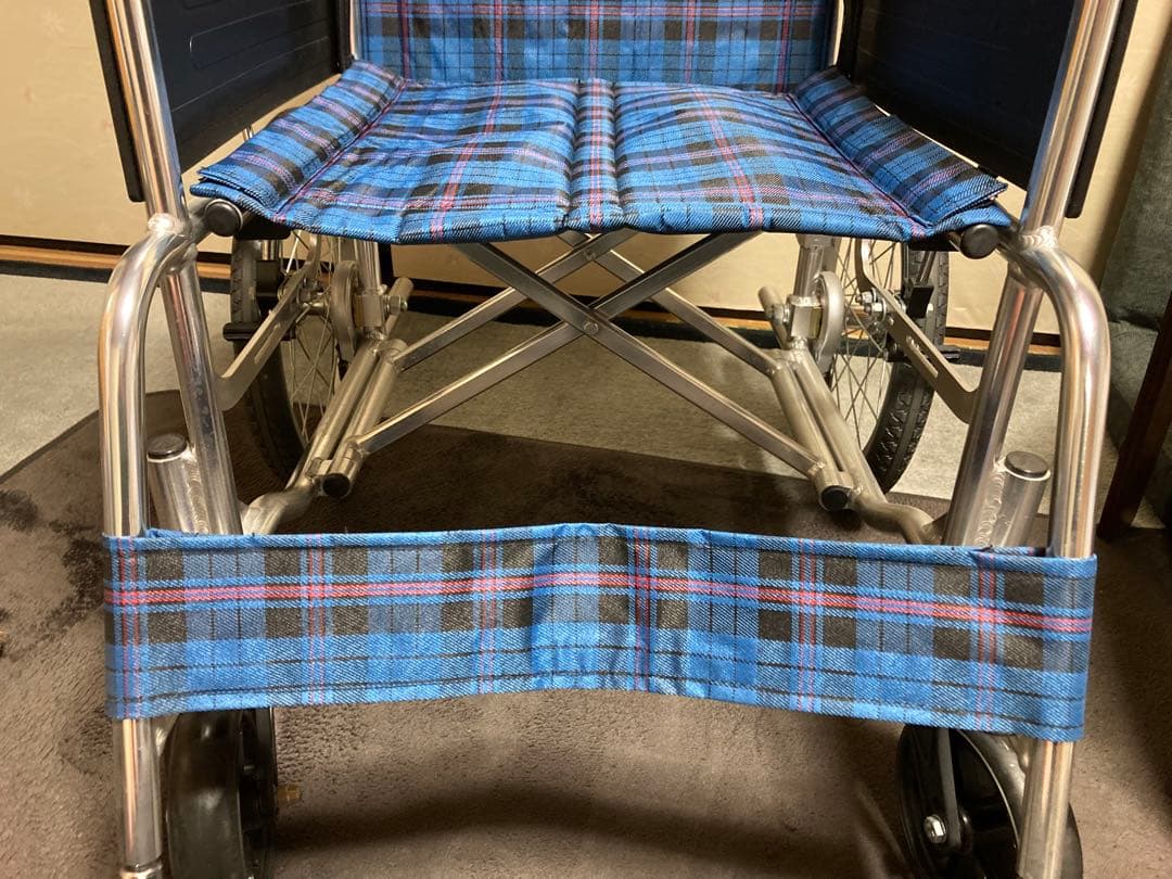 折りたたみ式介助用車椅子