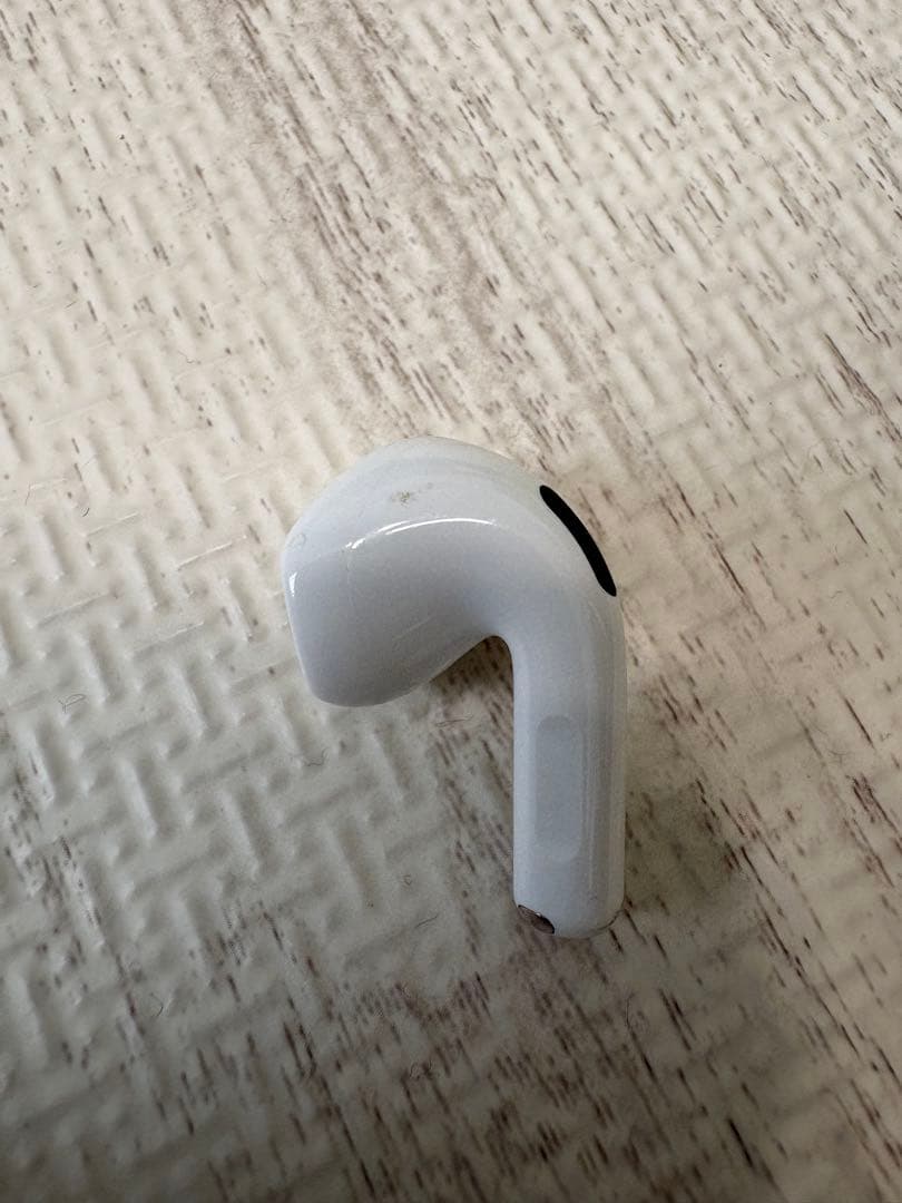 AirPods4 右耳のみ