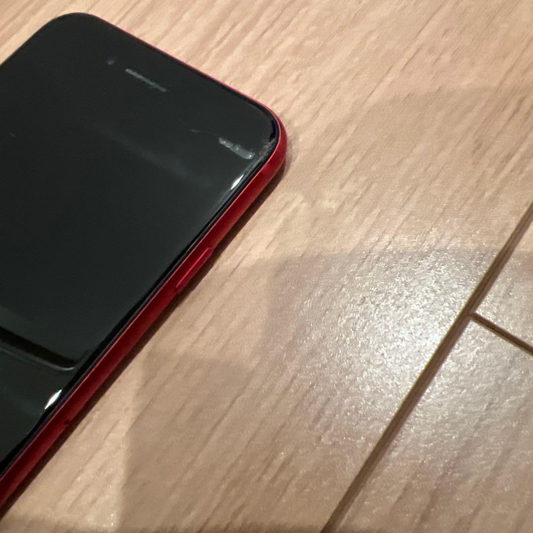 15 Apple iPhone SE（第2世代）PRODUCT RED