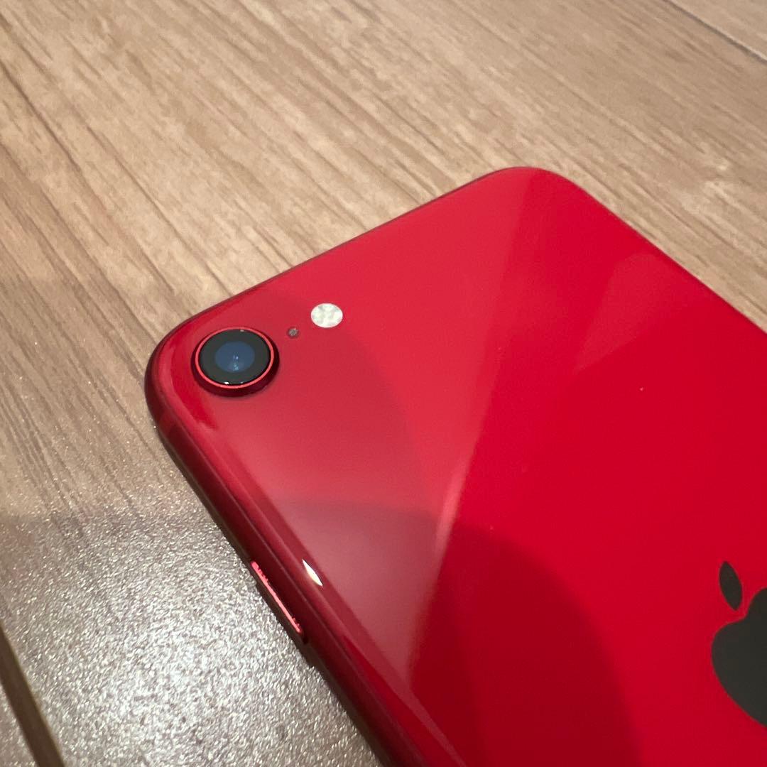 15 Apple iPhone SE（第2世代）PRODUCT RED