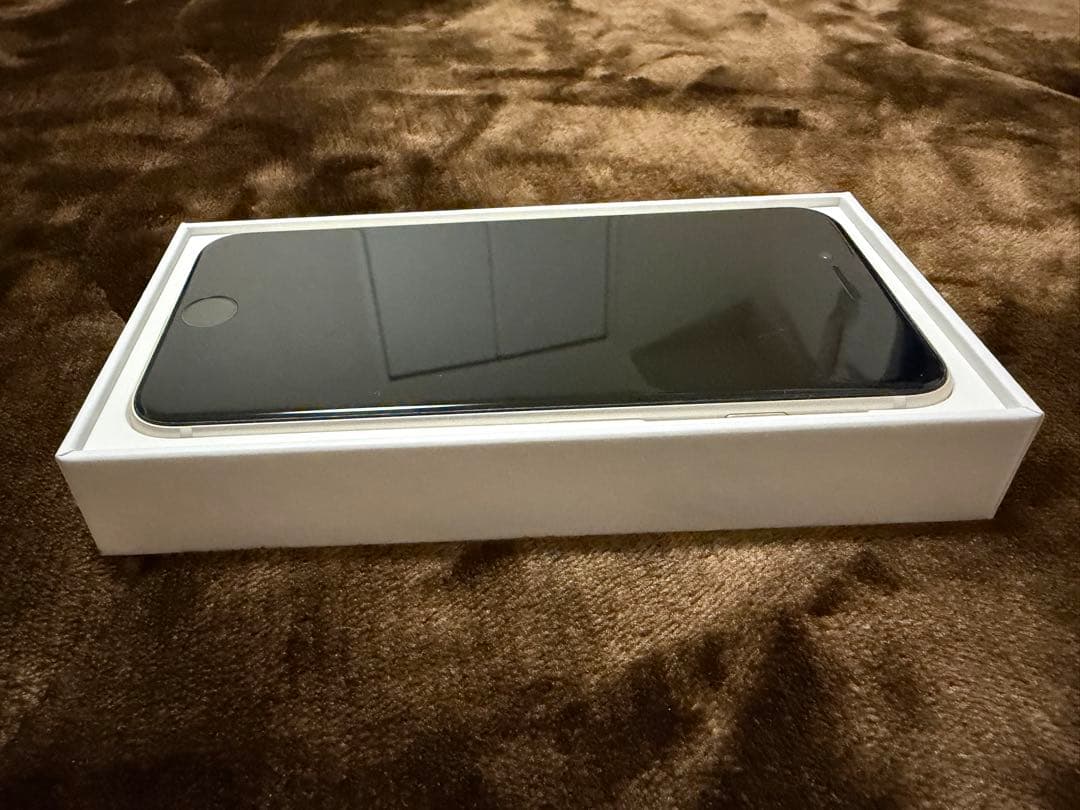 iPhone SE 第3世代 128GB スターライト