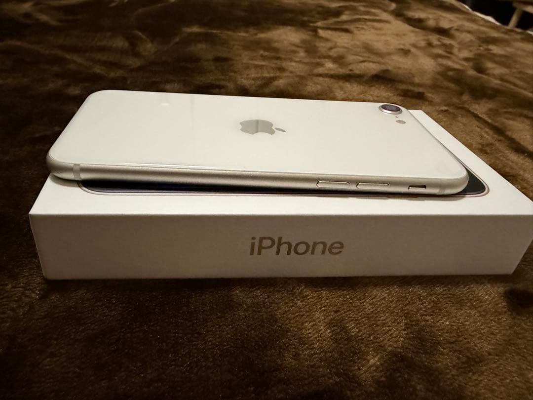 iPhone SE 第3世代 128GB スターライト
