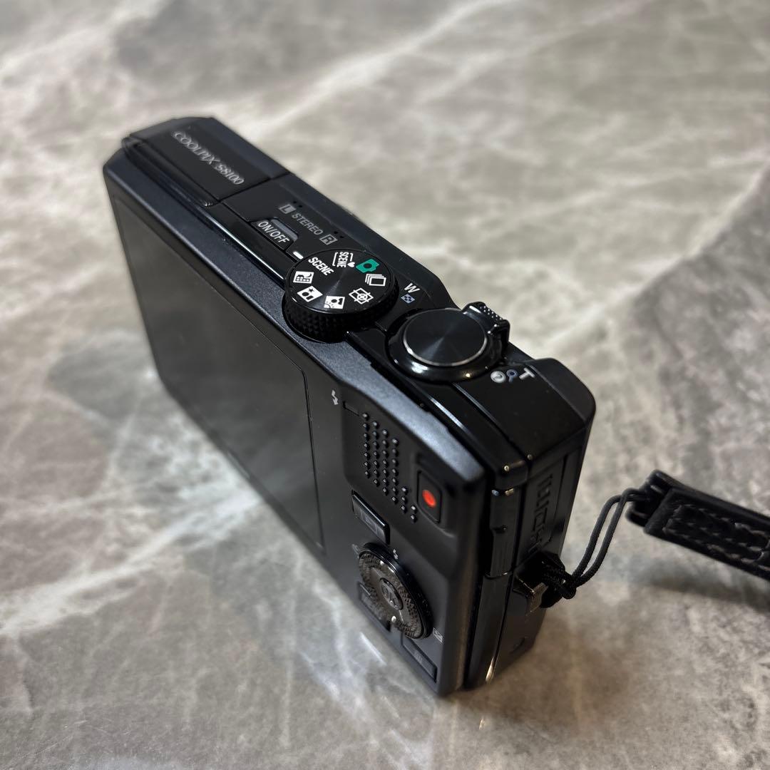美品　Nicon COOLPIX s8100