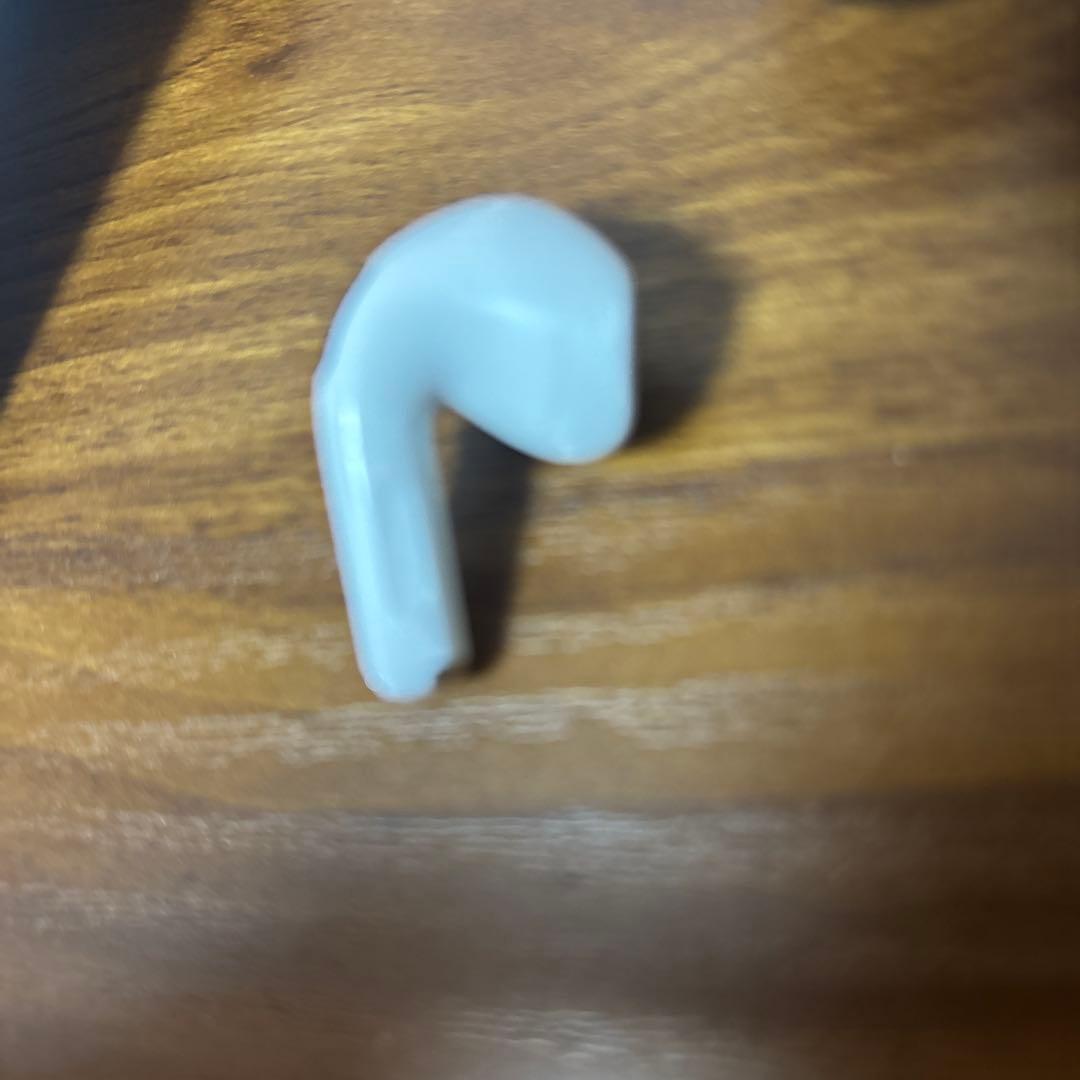 野*ピ様 Airpods 右耳 第4世代 ノイキャン搭載 美品 A3055