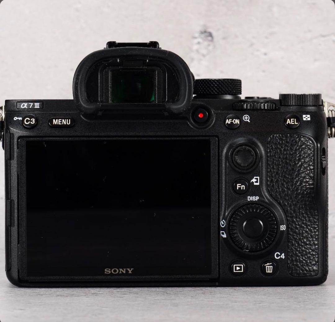 【制限解除済】α7III完全セット！4K対応 SONY ILCE-7M3K
