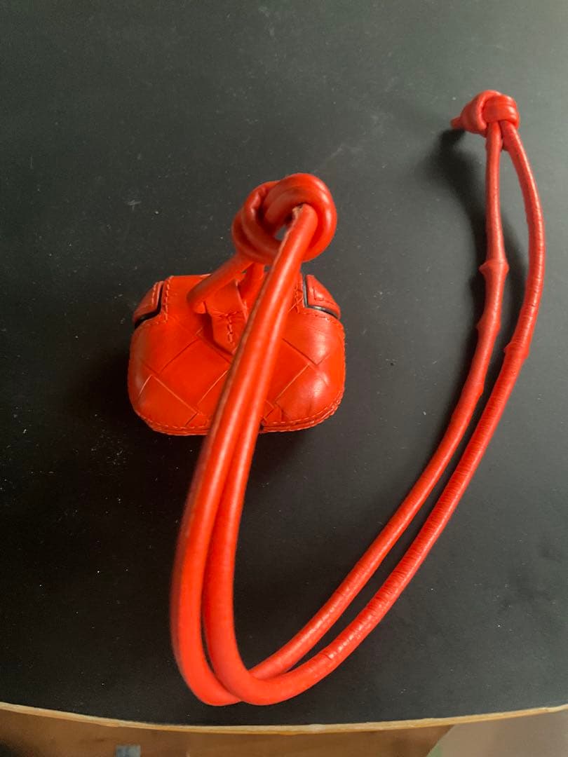 Bottega Veneta 第一第二世代AirPodsPro ケース　　レザー