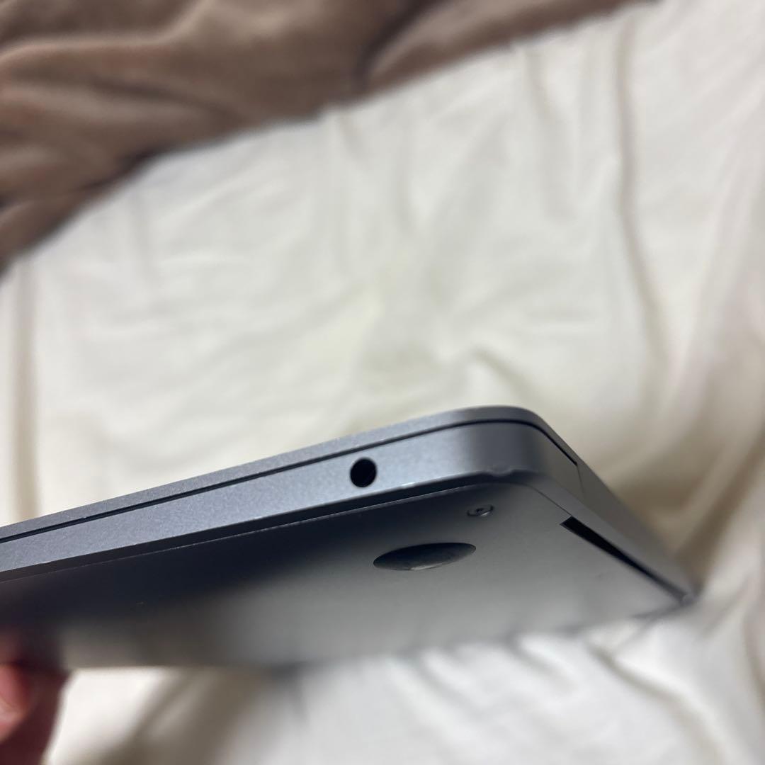 Apple MacBook Air M1 13インチ　メモリー8G 258G