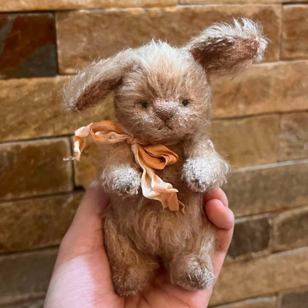 甘えん坊うさぎちゃん 兎 ぬいぐるみ 海外作家様 置き物 ハンドメイド