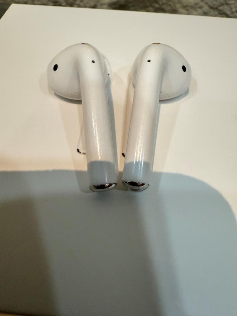 Apple AirPods 第二世代 2台セット 中古品 おまけ付き