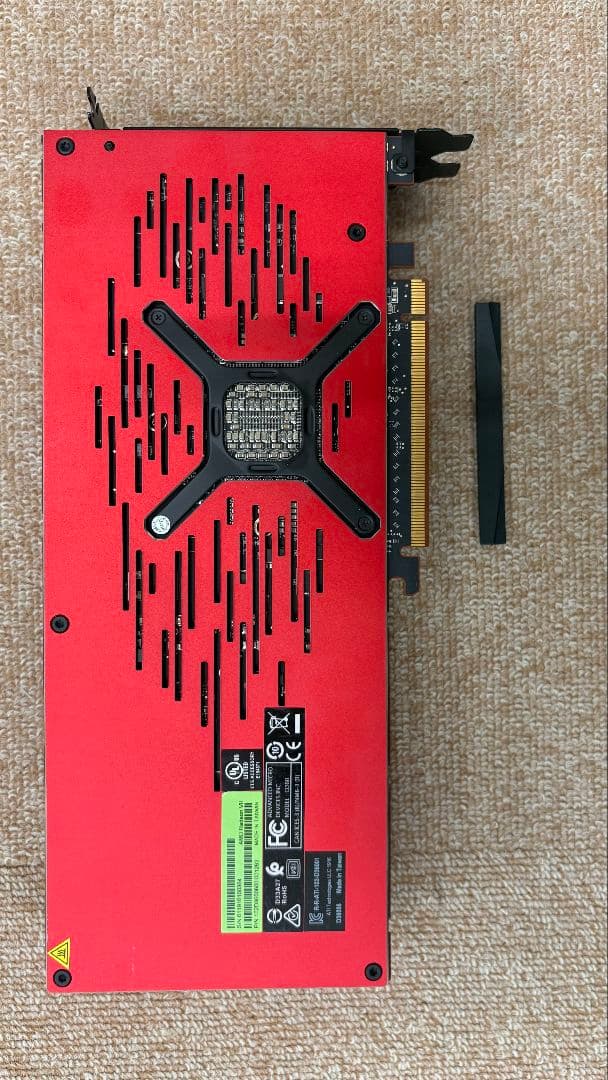 AMD Radeon VII 50th Anniversary 限定モデル