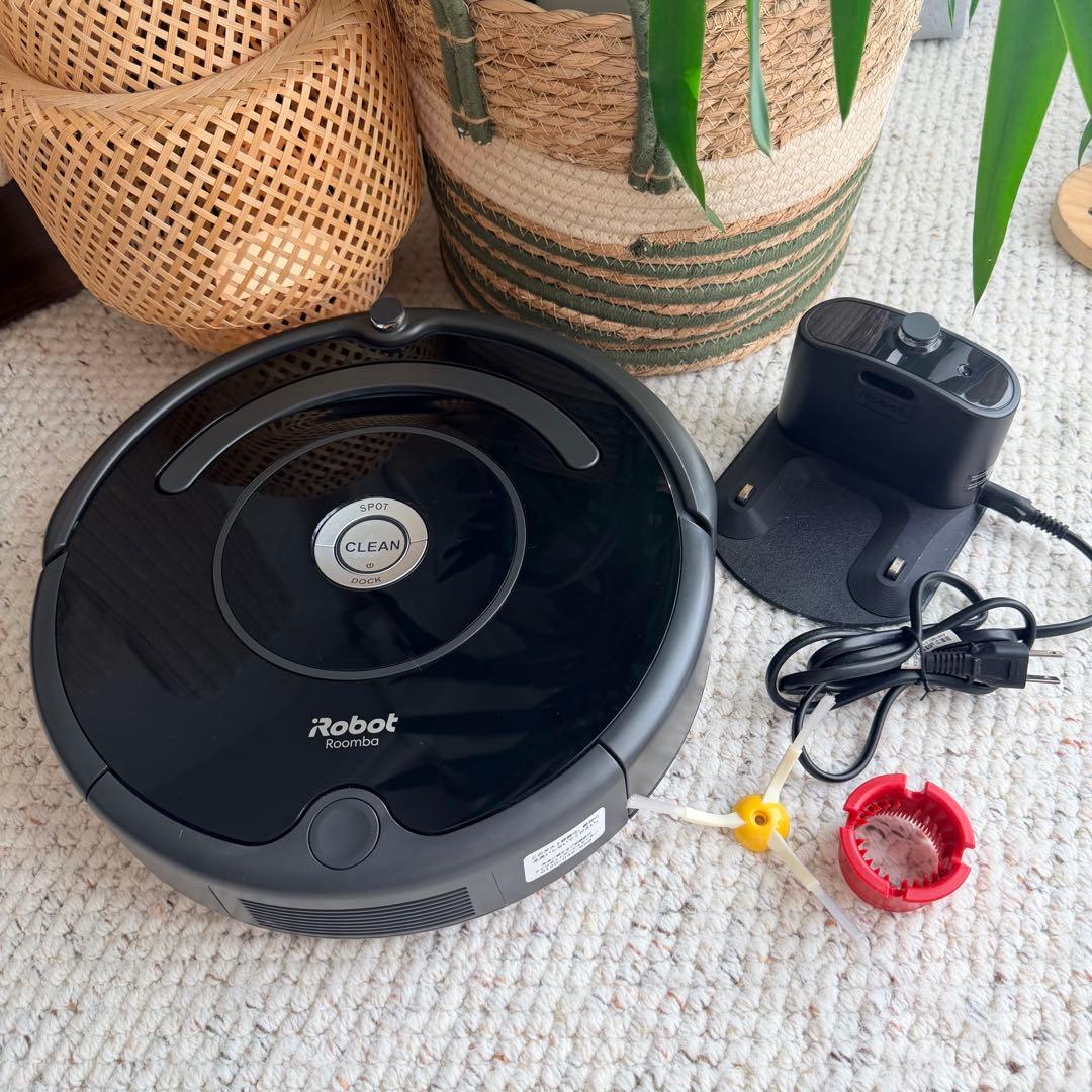 iRobot Roomba ロボット掃除機本体 充電ドック、新品備品付き