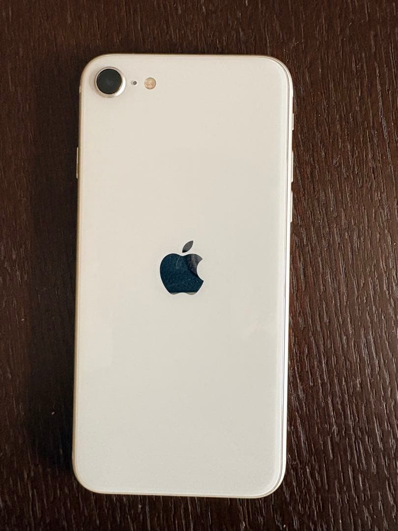 Apple iPhone SE 第3世代SIMフリーホワイト 本体／ジャンク品