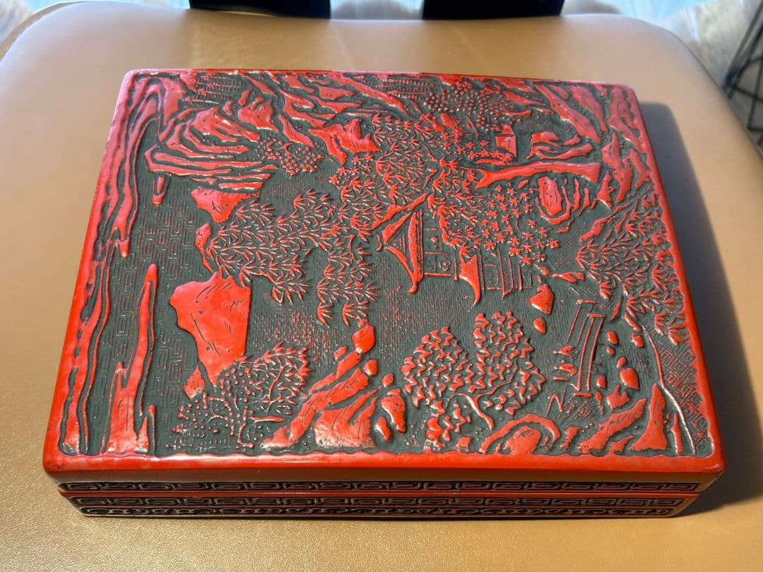 浮彫り漆器 文箱 赤黒