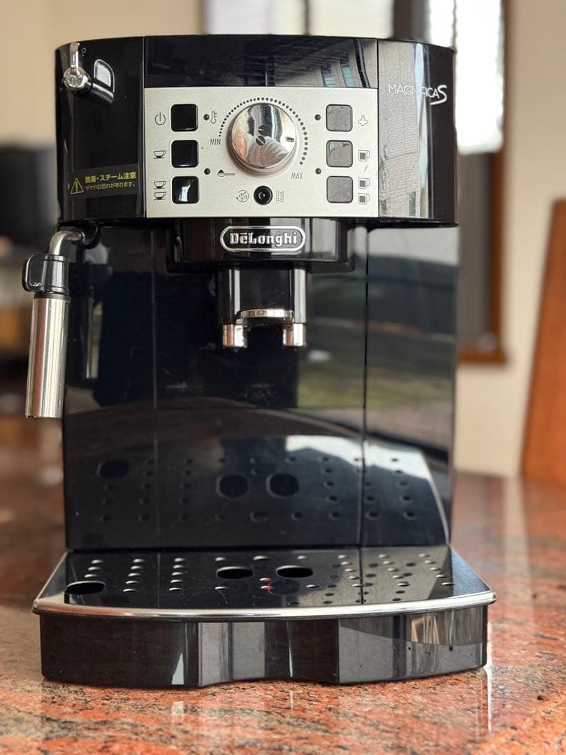 DeLonghi Magnifica デロンギマグニフィカS全自動コーヒーマシン