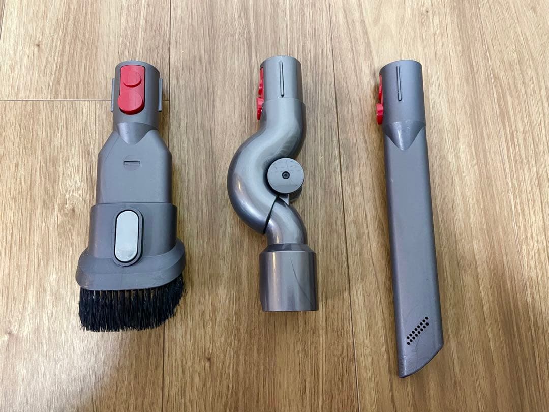 [中古] Dyson V8 Absolute 掃除機と付属パーツ