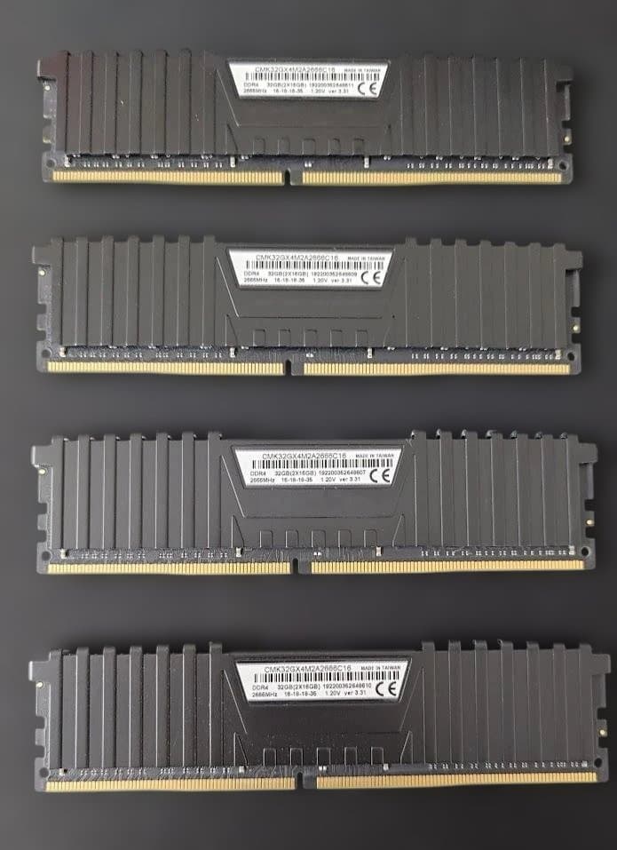 Corsair Vengeance LPX DDR4 16GB×4 計64GB2