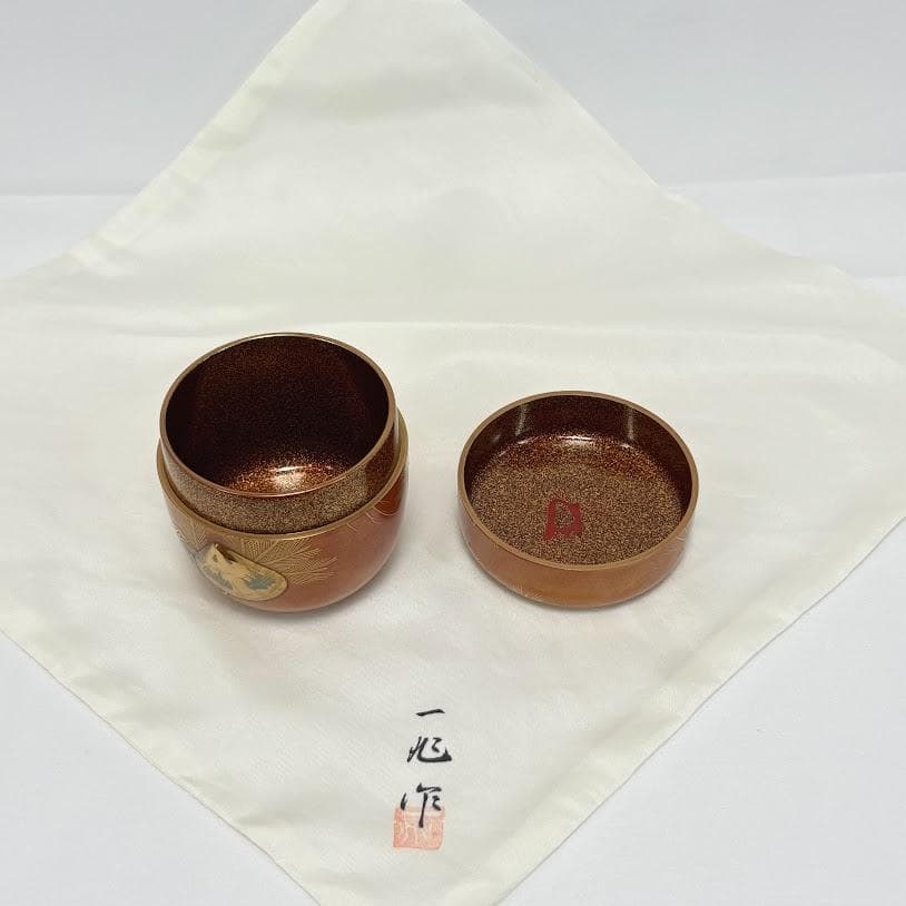ゆりのはな　棗　一后一兆作　貝に松　盛上高蒔絵　専用箱付き　茶道具　H701