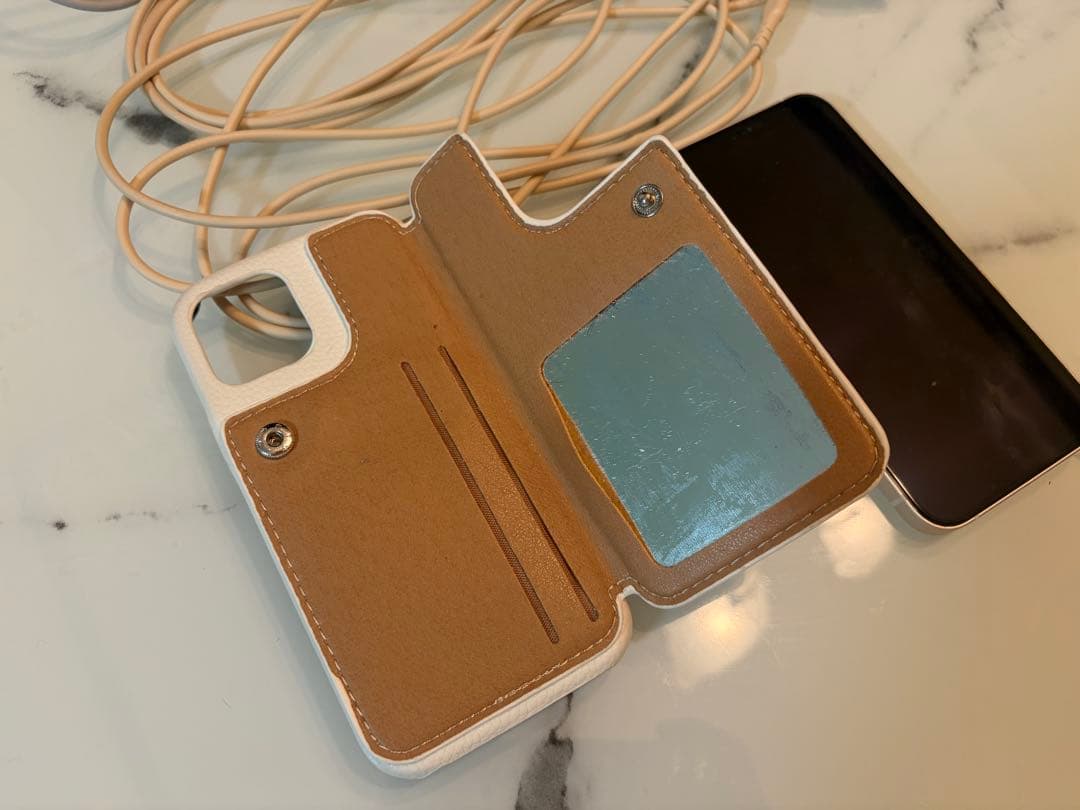 【超美品】iPhone 12 本体、ケース、カバー、充電器付き