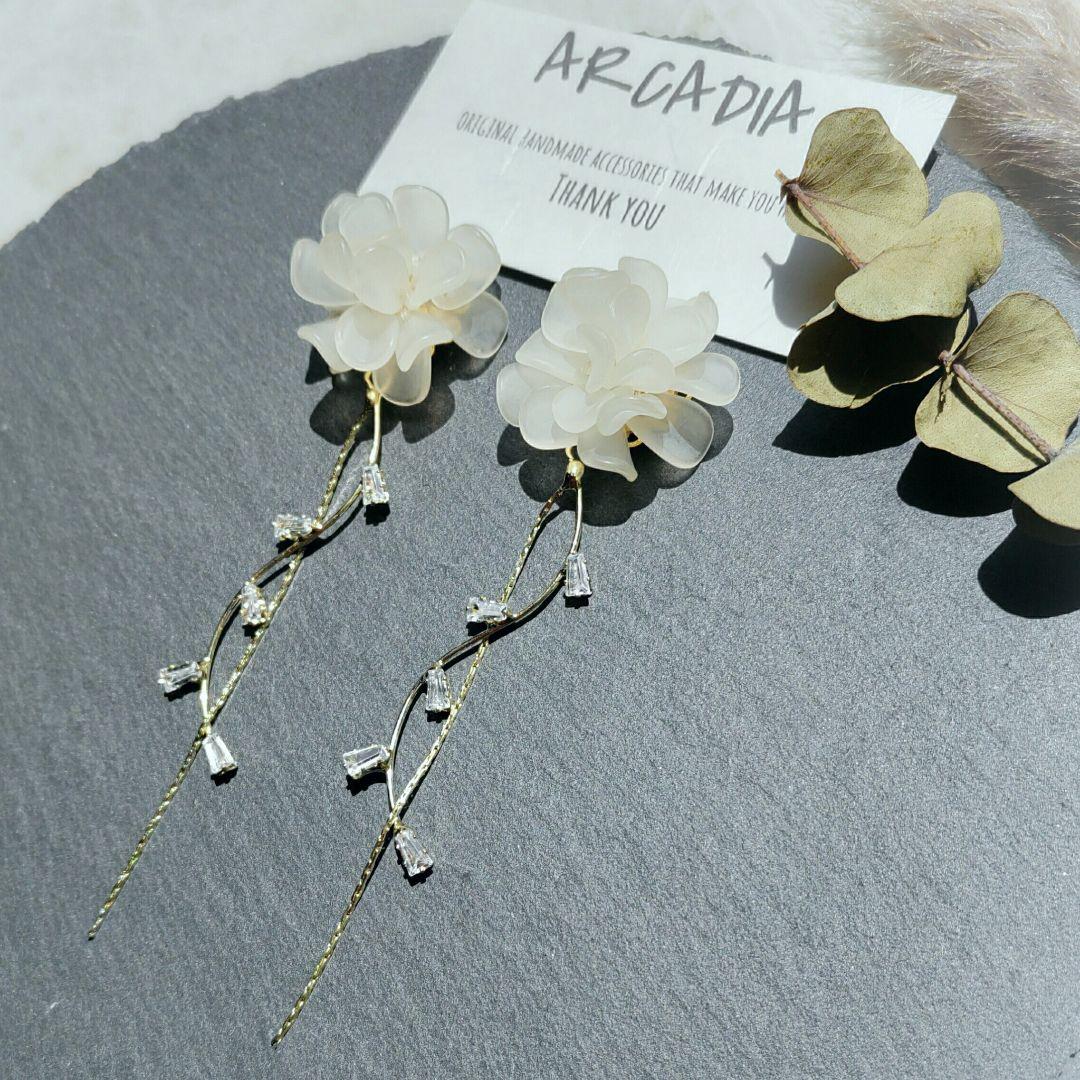 No.814【10ペア】 白い花 チェーン ハンドメイド ピアス イヤリング