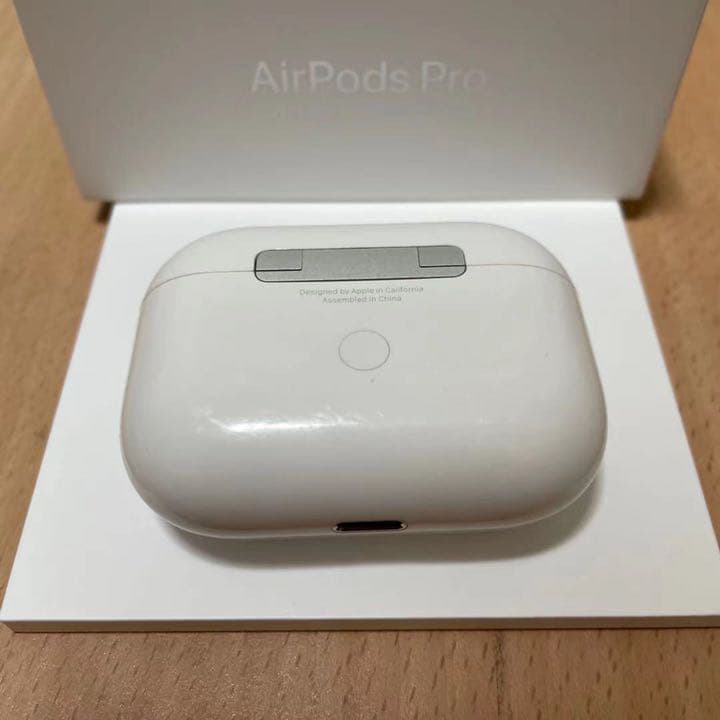 Apple AirPods pro 充電器　充電ケースのみ