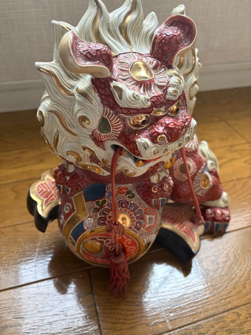 九谷焼 玉乗り獅子（置物）